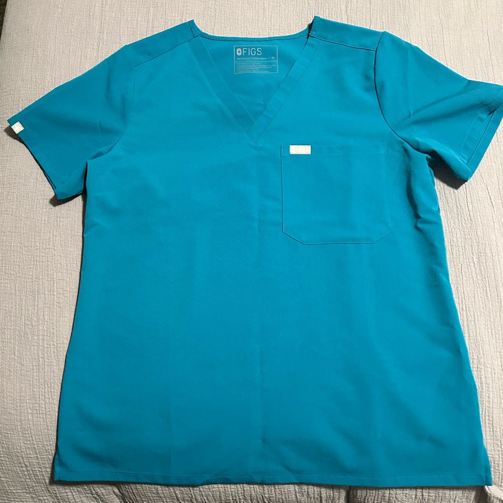 Catarina one pocket scrub top